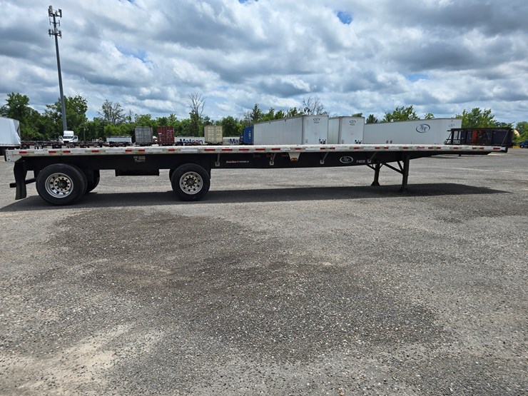 2015-great-dane-48'-x-102"-image-43