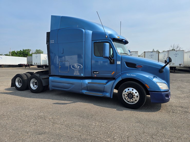 2019-peterbilt-579-image-35