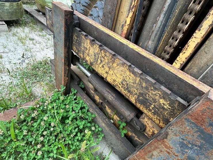 caterpillar-v80d-image-13