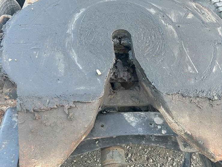 2012-mack-pinnacle-cxu613-image-15