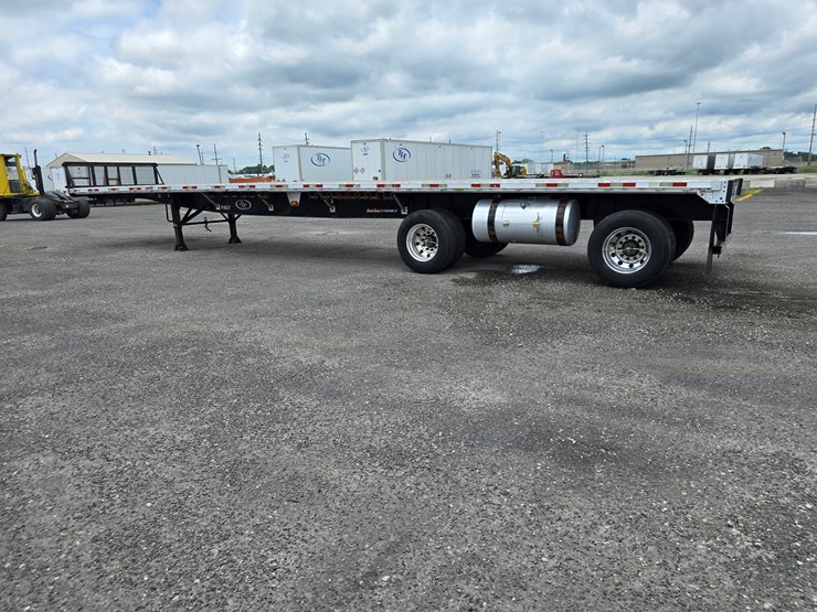 2015-great-dane-48'-x-102"-image-21