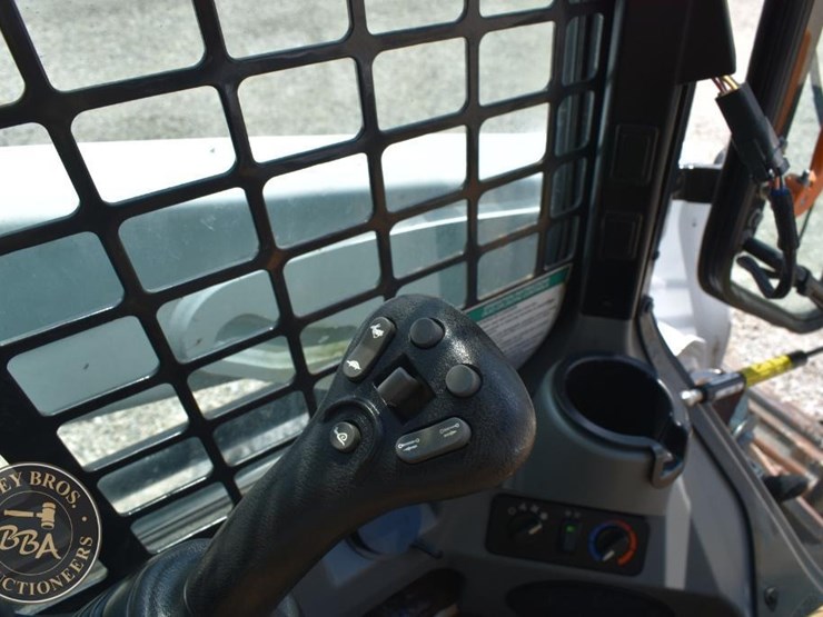 2020-bobcat-s550-image-35