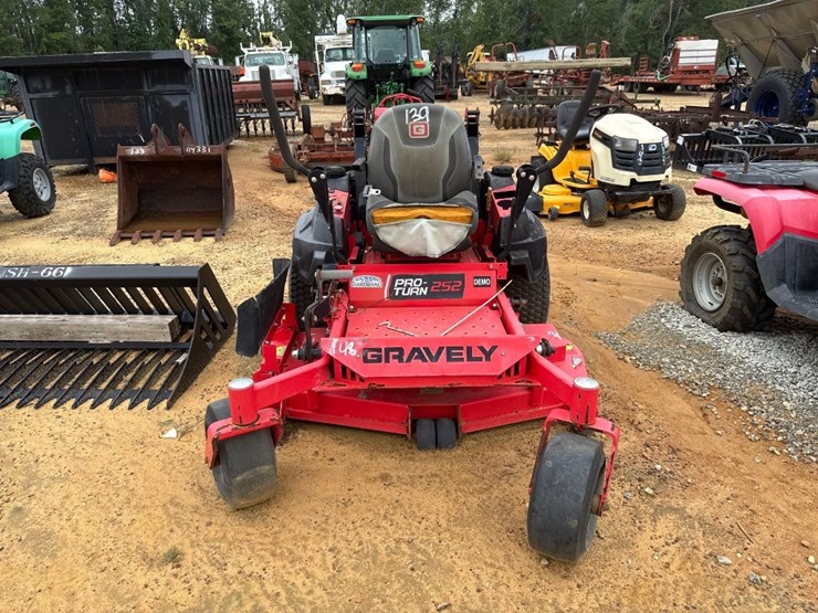 139---gravely-pro-turn-252-zero-turn-mower-image-6