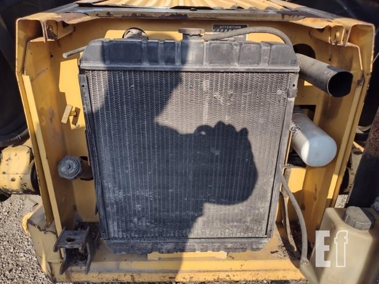 new-holland-lx885-image-24