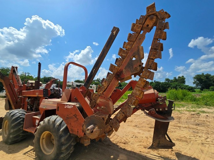ditch-witch-6510-image-11