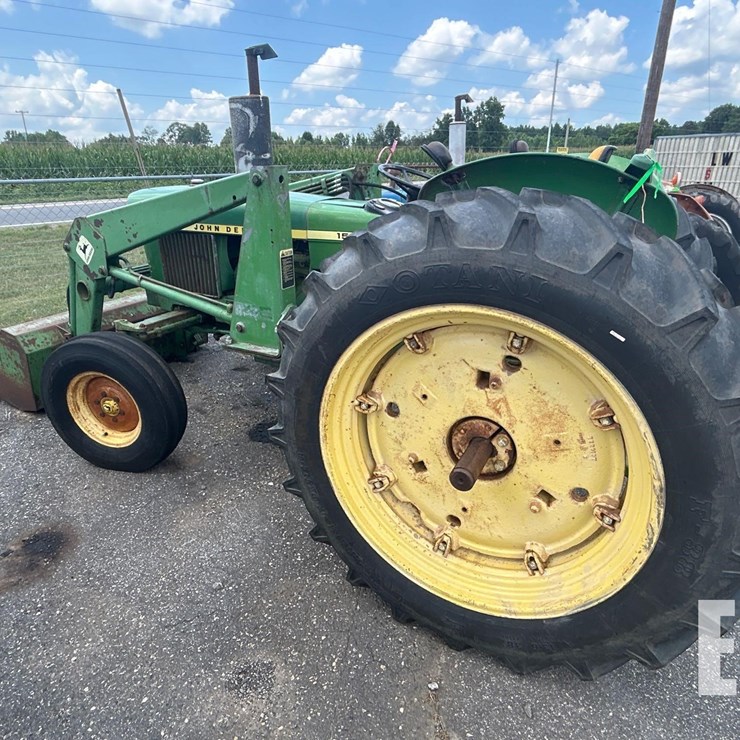 JOHN DEERE 1530