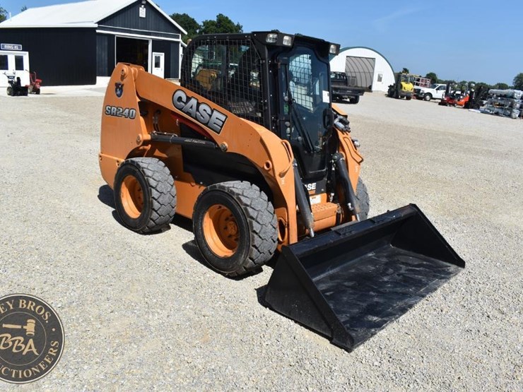 2016-case-sr240-image-20