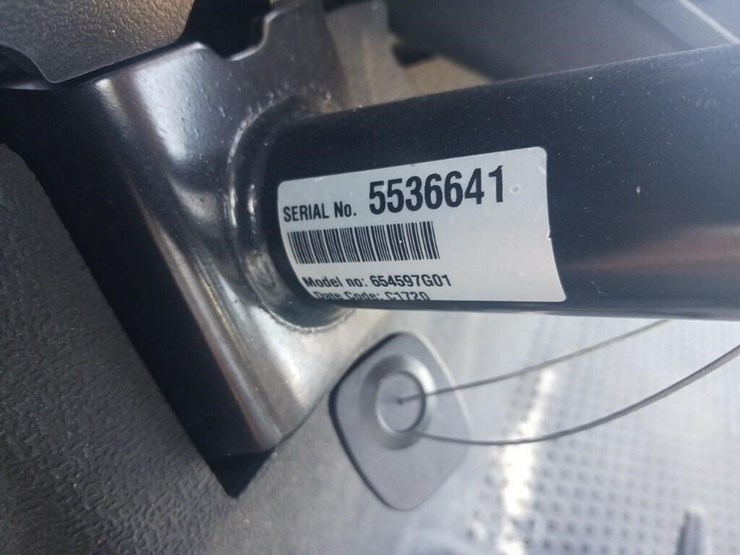 2020-elec-golfcart-runs/moves-w/charger-image-4