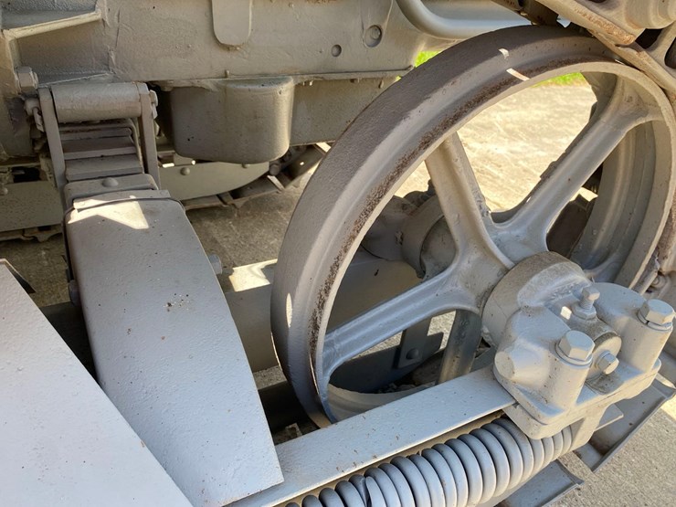 caterpillar-30-ag-crawler-image-9