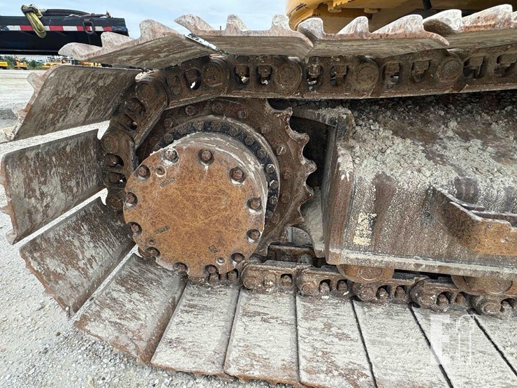 2021-deere-245g-lc-image-29