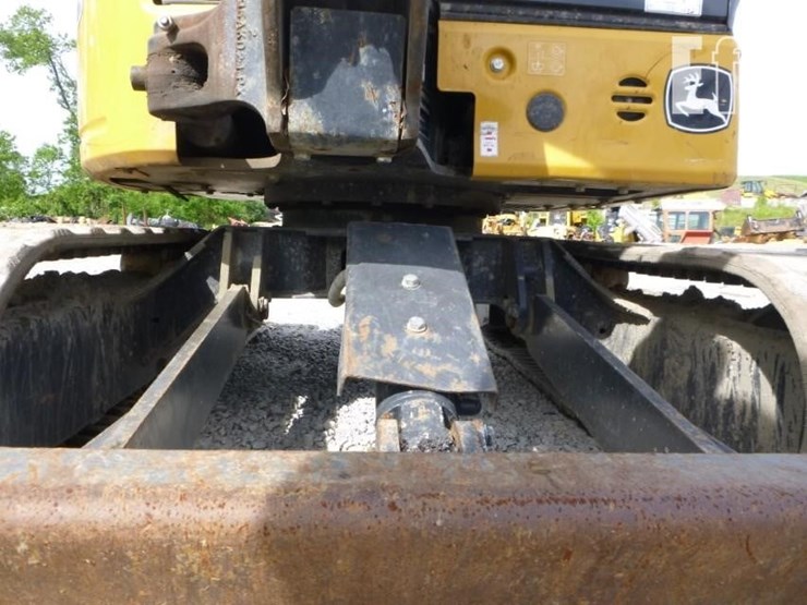 2021-deere-26g-image-21