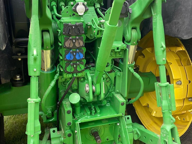 2015-john-deere-6155r-image-10