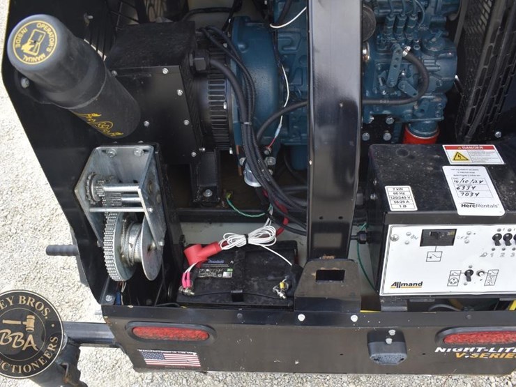 2019-allmand-bros-night-lite-v-series-image-22
