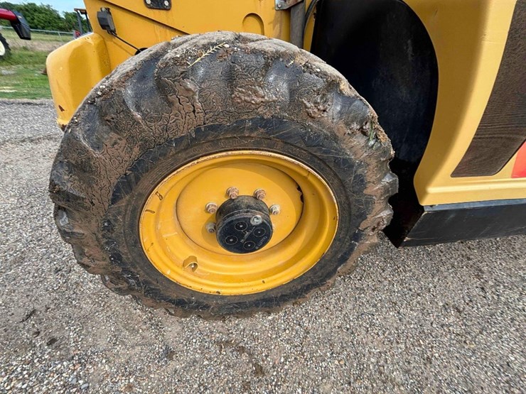 caterpillar-th407c-image-31