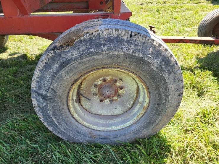 unverferth-mccurdy-350-hopper-wagon-w/running-gear-image-24