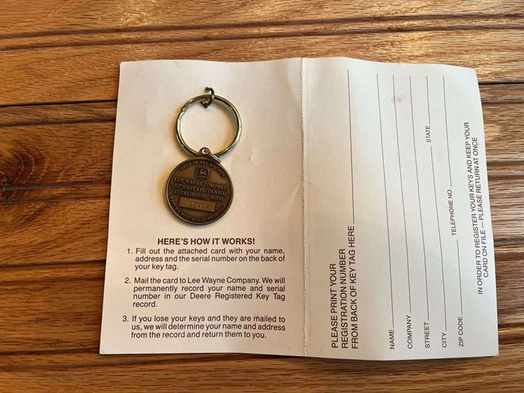 john-deere-keychains-image-10