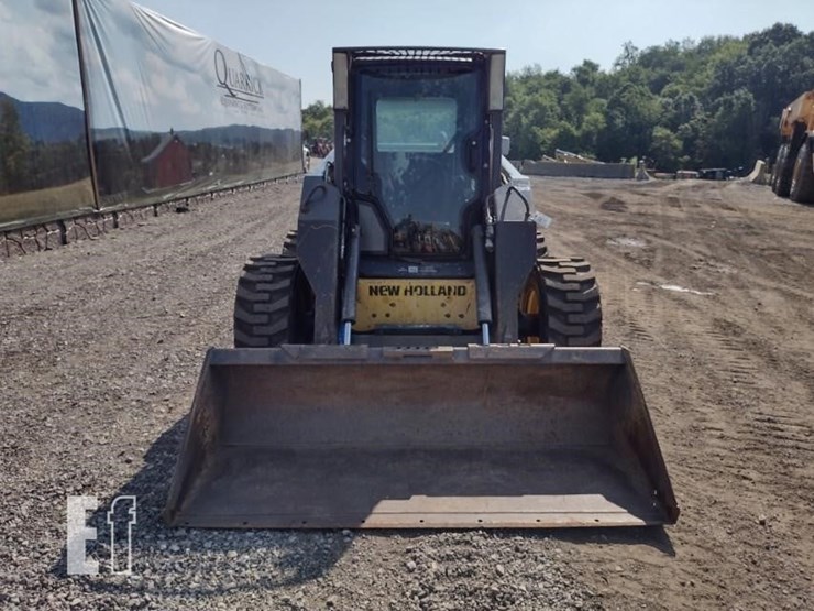 new-holland-l185-image-2