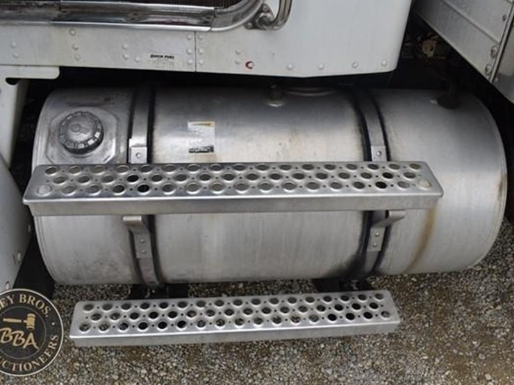 2008-kenworth-t300-image-73