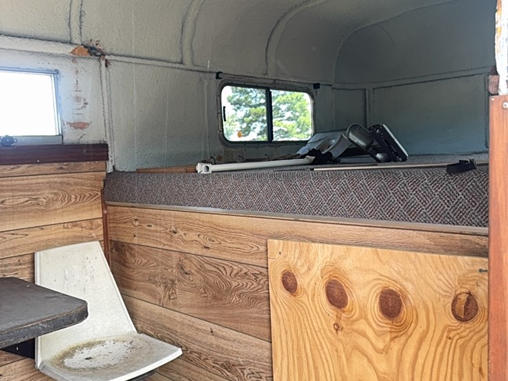 red-horse-trailer-image-13