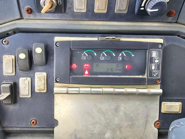 deere-410j-image-19
