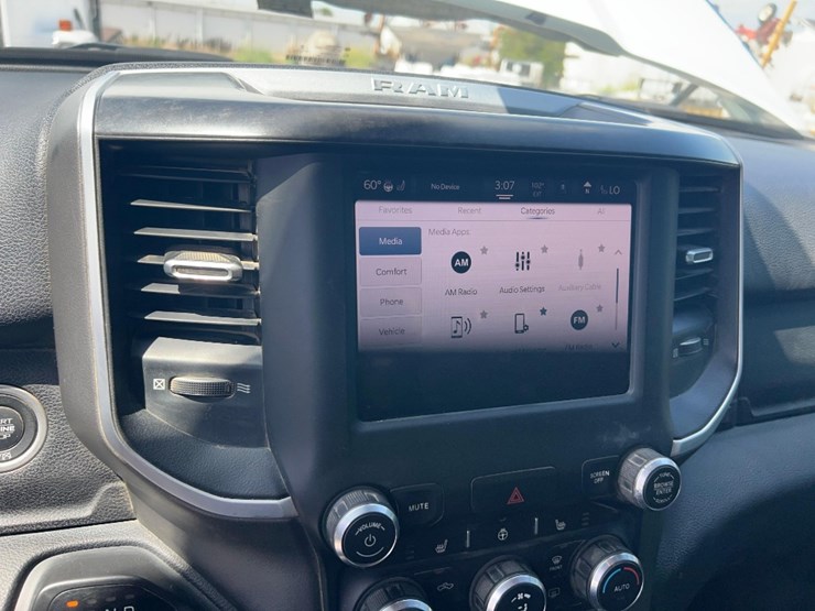 2022-dodge-2500-image-33