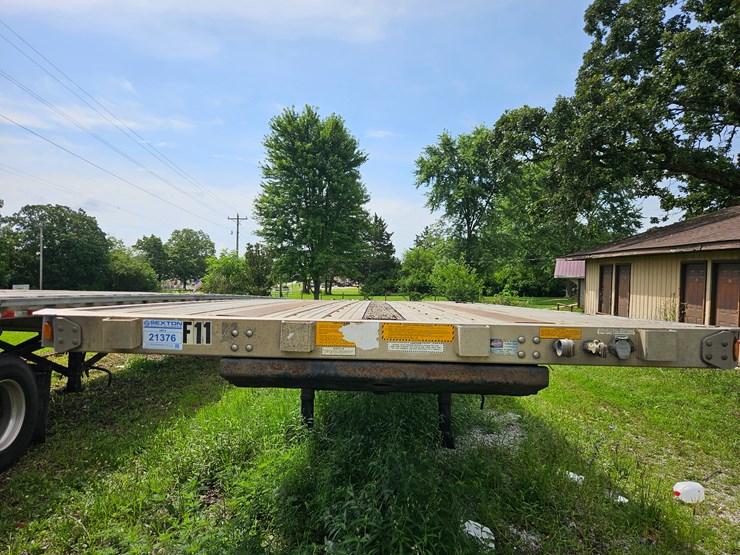 2005-utility-48'-x-102"-image-20