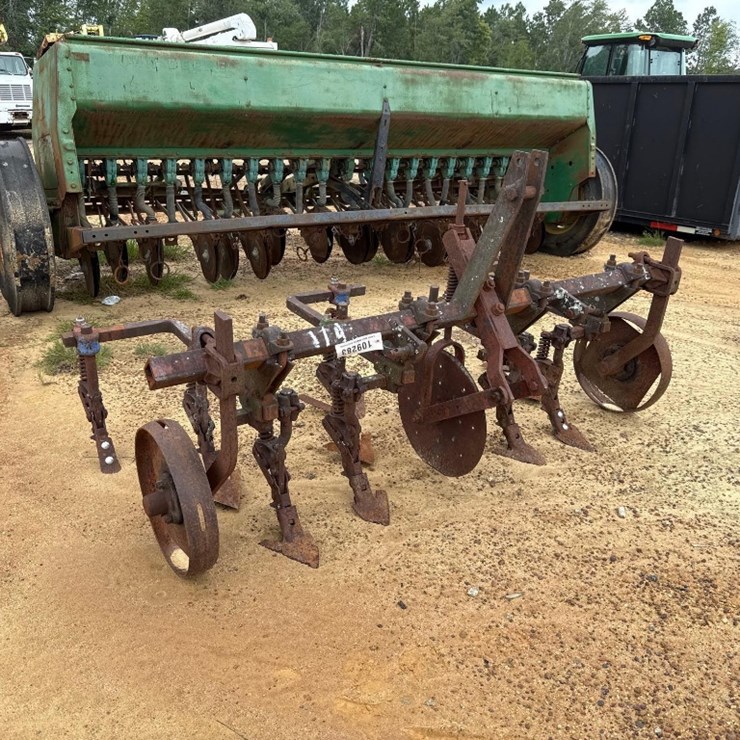 114 - 2 - ROW CULTIVATOR TOOL BAR