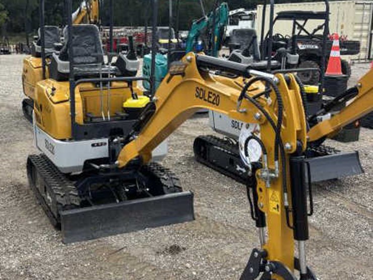 #3-•-yanmar-engine-excavator---model-sdle20-image-2
