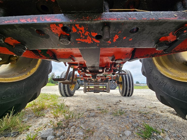 john-deere-2240-image-52