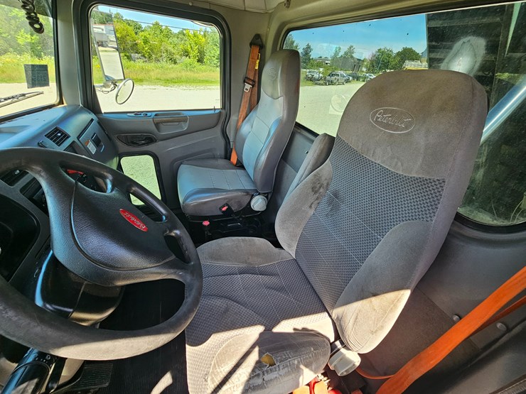 2012-peterbilt-382-image-85