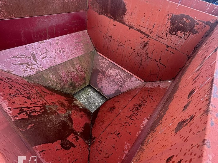 m&w-little-red-wagon-image-5