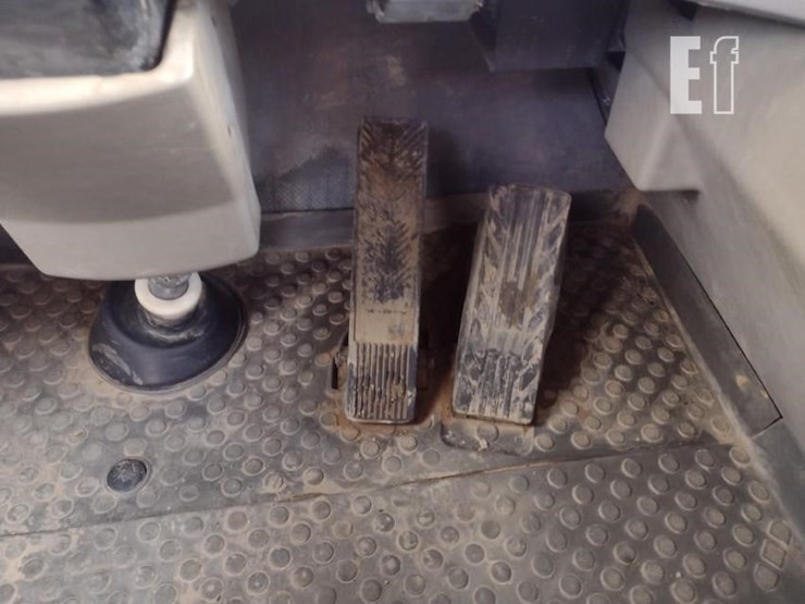 2013-volvo-a40f-image-12