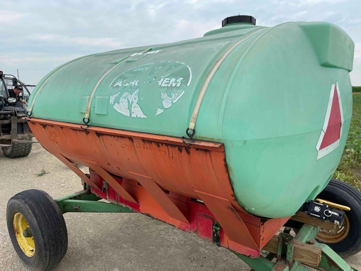 1000-gallon-poly-tank-w/-metal-cradle-image-1