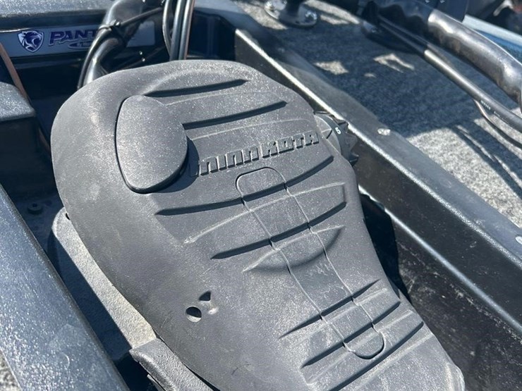 2000-stratos-273-vindicator-17ft-bass-boat-w/ez-lo-image-6