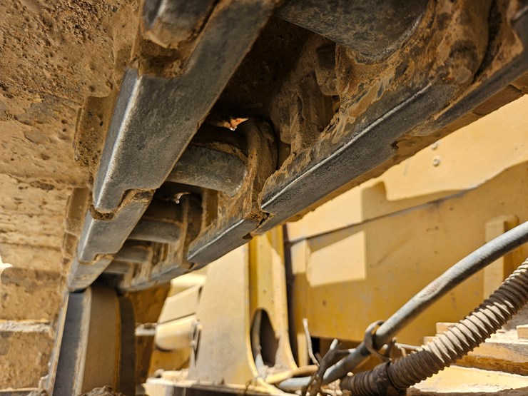 caterpillar-d4c-image-53