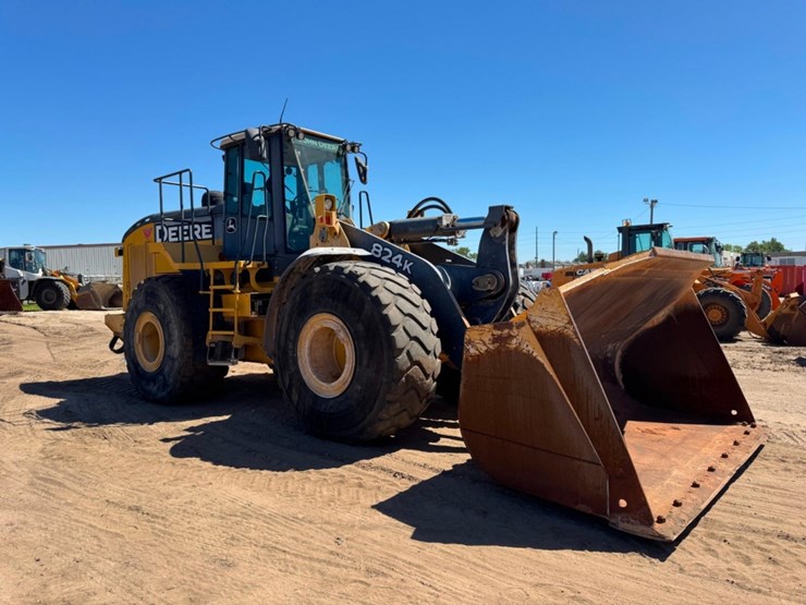 2013-deere-824k-image-7