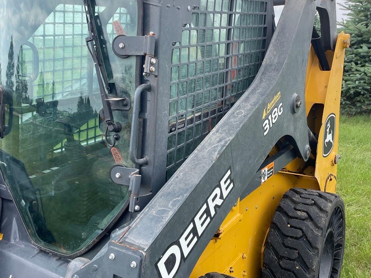 2019-deere-318g-image-14