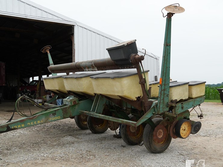 john-deere-7000-image-11
