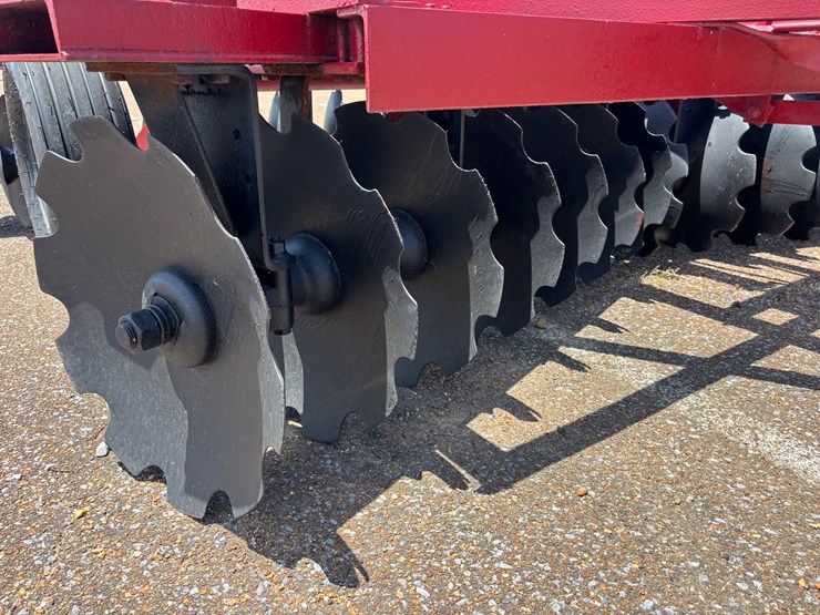 #24-•-ih-pull-type-disk--12ft-image-10