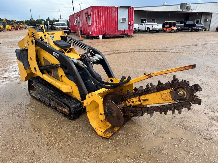 #22501-•-2016-vermeer-5725t-compact-loader-image-1