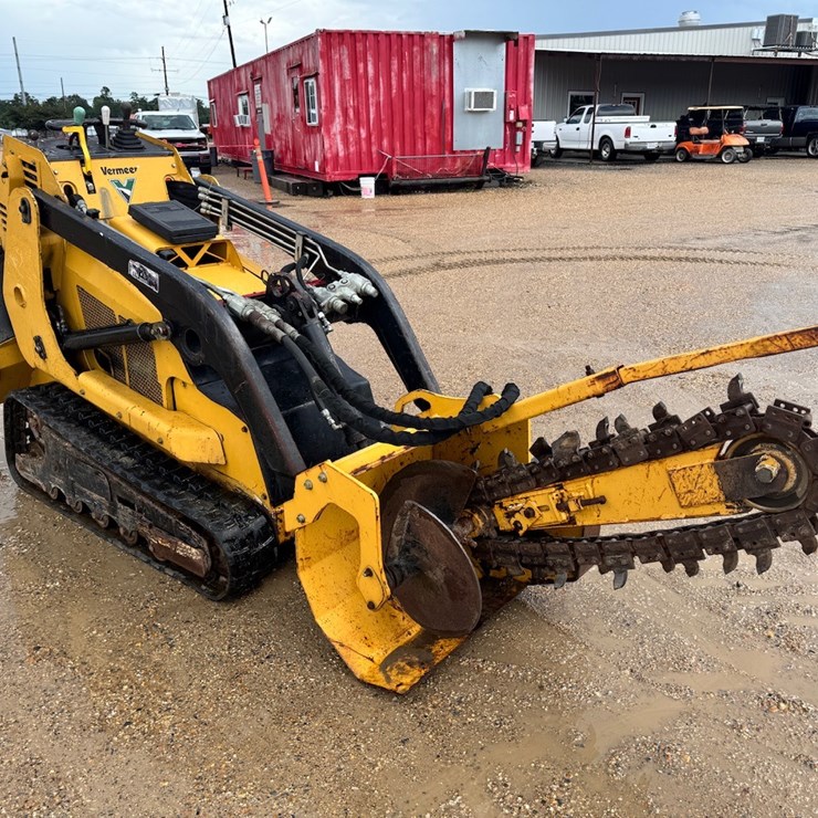#22501 • 2016 VERMEER 5725T COMPACT LOADER