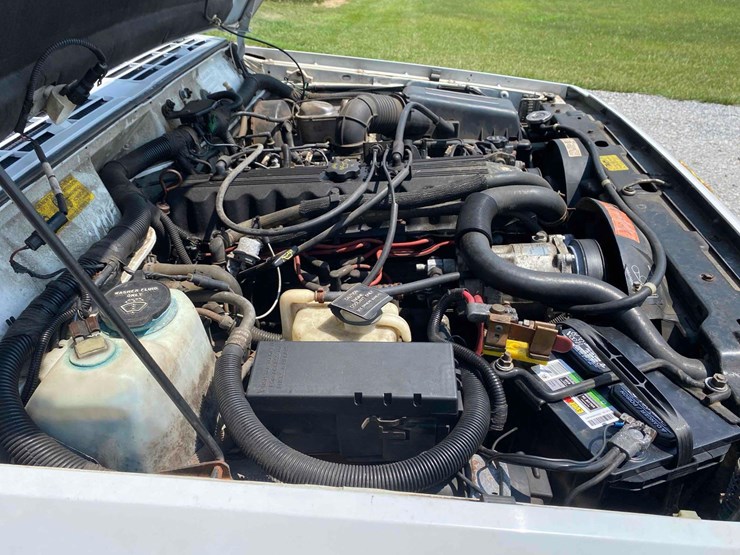 1992-jeep-cherokee limited--low-miles-image-29