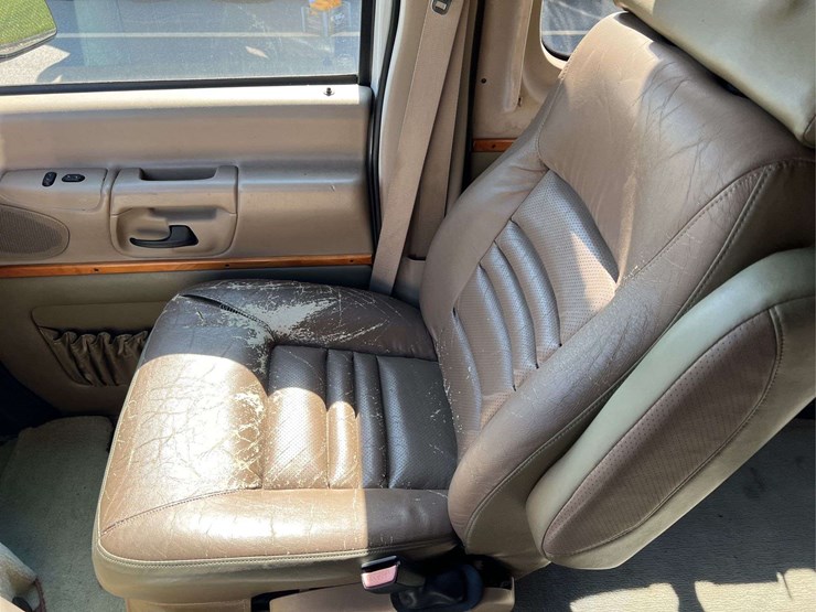 2002-ford-e250-image-21