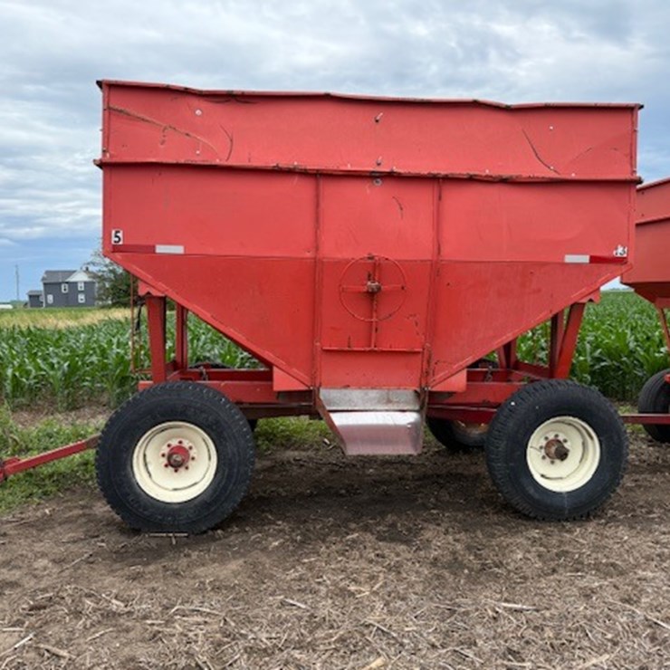 Killbros G-167 400bu, Gravity Flow Wagon  radial rubber