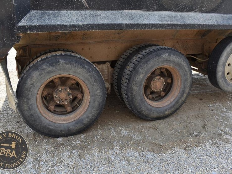 1996-mack-rd688s-image-46