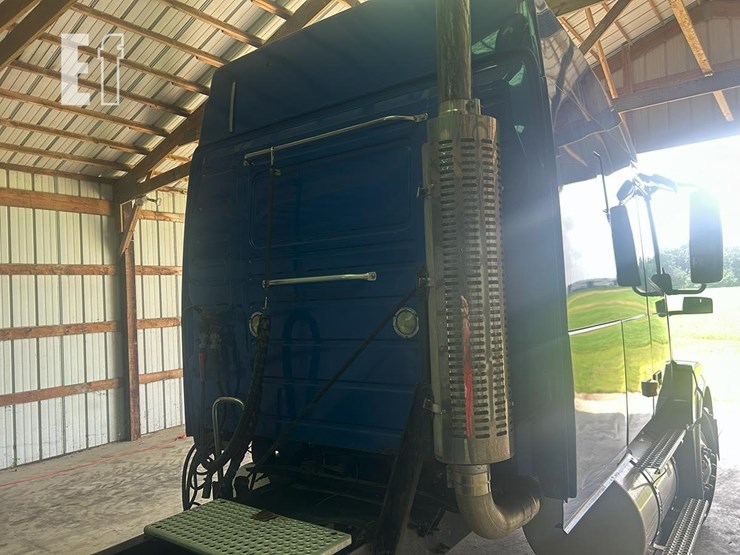 2007-volvo-vnl64t630-image-5