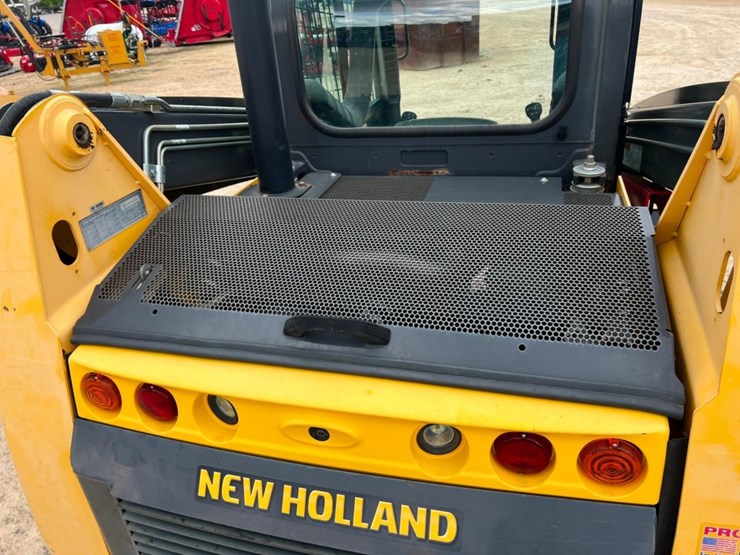 2021-new-holland-c327-image-9