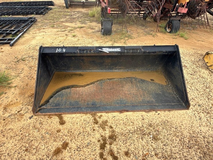 104---tomahawk-66"-skid-steer-bucket-image-6