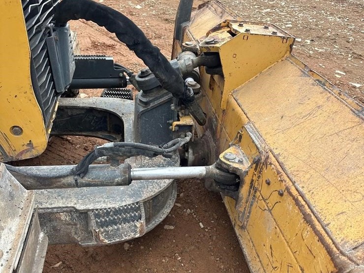 2013-deere-650k-lgp-image-14