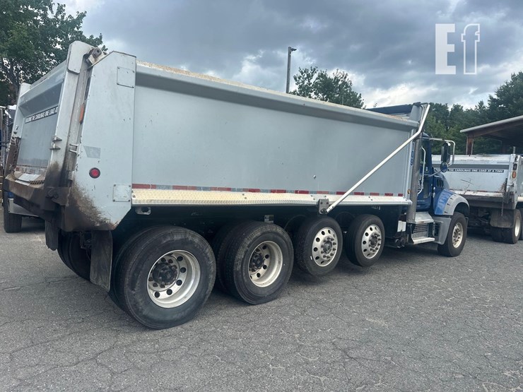 2021-mack-granite-64fr-image-4